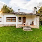 Casa Con Jardin Enorme Y Vistas Espectaculares Cerca De Pechon Holiday home Pesues