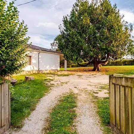Casa Con Jardin Enorme Y Vistas Espectaculares Cerca De Pechon Pesués