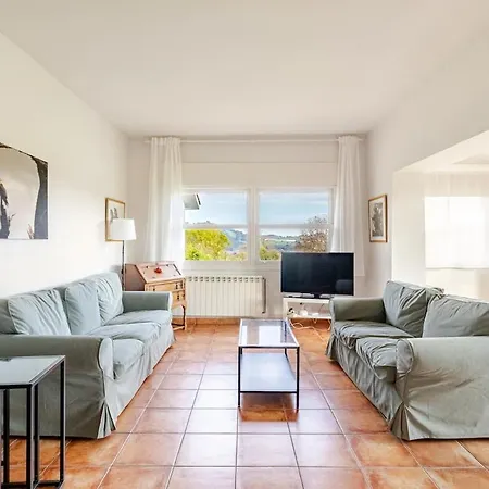 Casa Con Jardin Enorme Y Vistas Espectaculares Cerca De Pechon *