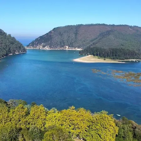 Casa Con Jardin Enorme Y Vistas Espectaculares Cerca De Pechon Hébergement de vacances *