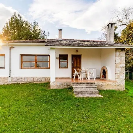 Casa Con Jardin Enorme Y Vistas Espectaculares Cerca De Pechon Hébergement de vacances Pesués