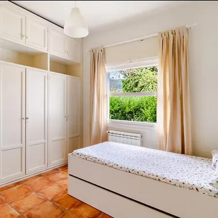 Casa Con Jardin Enorme Y Vistas Espectaculares Cerca De Pechon