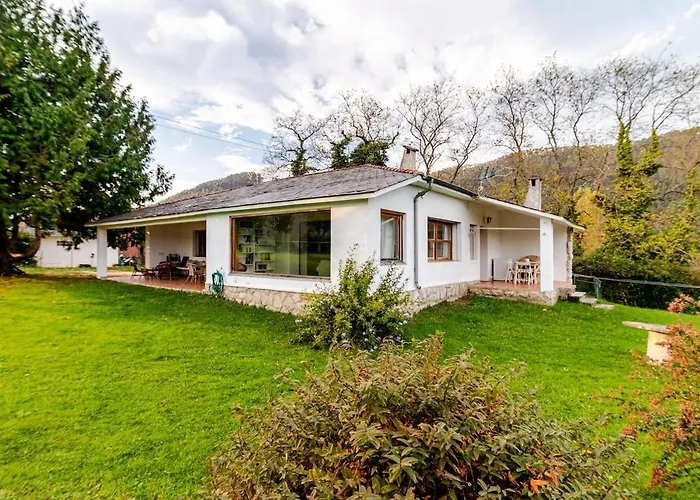 Casa Con Jardin Enorme Y Vistas Espectaculares Cerca De Pechon * Pesués