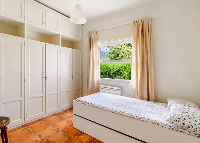 Casa Con Jardin Enorme Y Vistas Espectaculares Cerca De Pechon Pesués