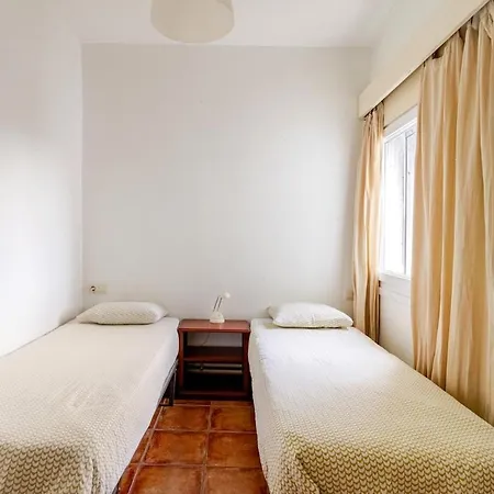 Casa Con Jardin Enorme Y Vistas Espectaculares Cerca De Pechon Hébergement de vacances *