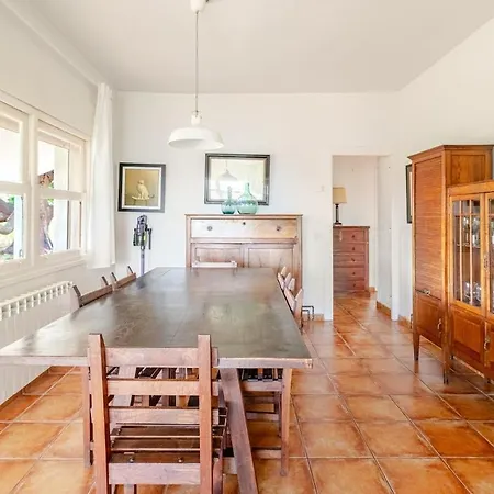 Casa Con Jardin Enorme Y Vistas Espectaculares Cerca De Pechon *