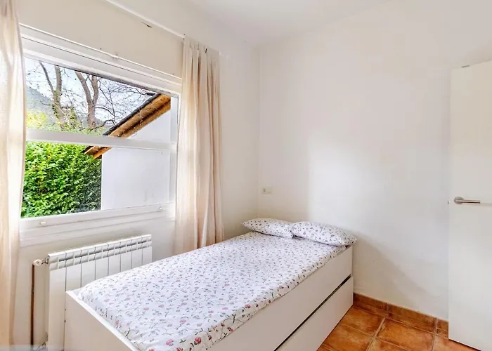 Casa Con Jardin Enorme Y Vistas Espectaculares Cerca De Pechon Hébergement de vacances Pesués