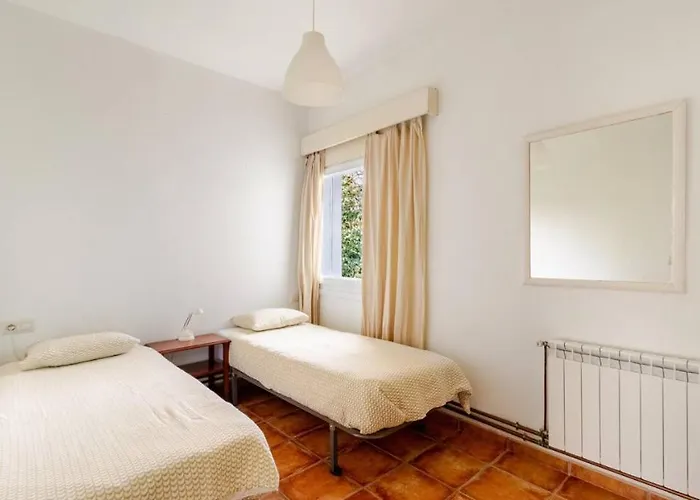 Casa Con Jardin Enorme Y Vistas Espectaculares Cerca De Pechon Hébergement de vacances Pesués